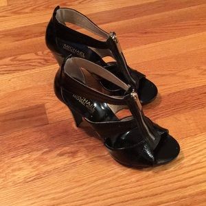 Michael Kors Berkeley T strap heels